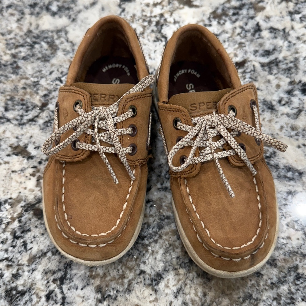 Sperry Kids Brown Boat Shoes “gamefish” size 9.5 boys Velcro closure